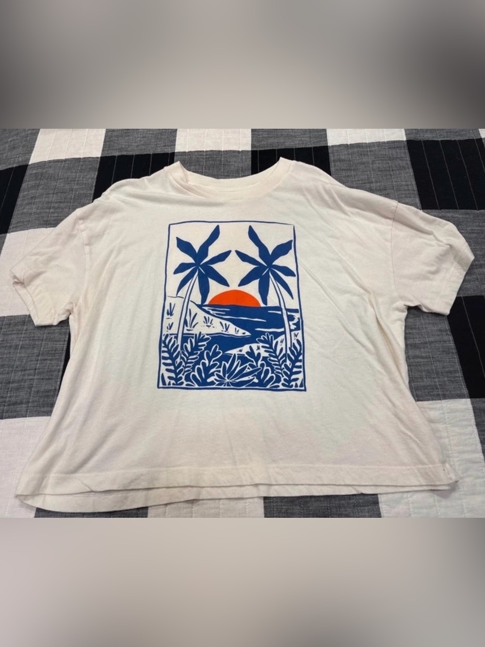 Universal Thread Cream Tee with Blue Palm Graphic and Orange Sun